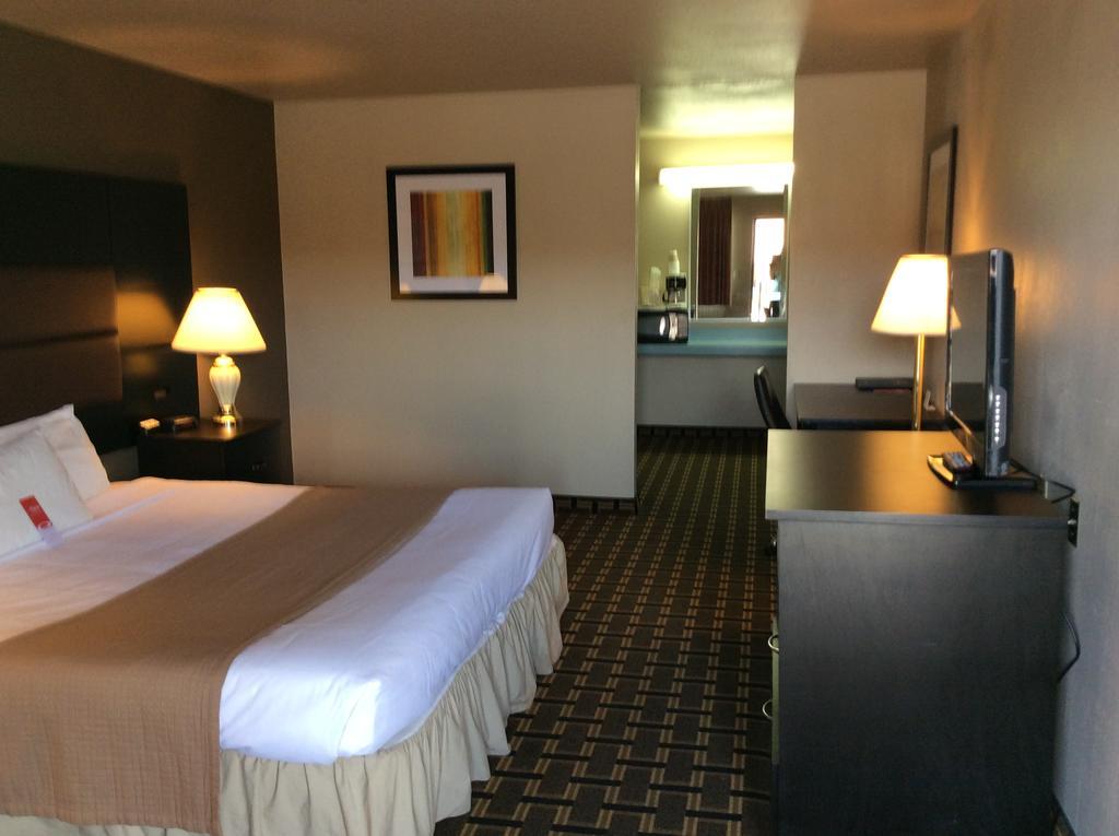 Econo Lodge Beaver Luaran gambar