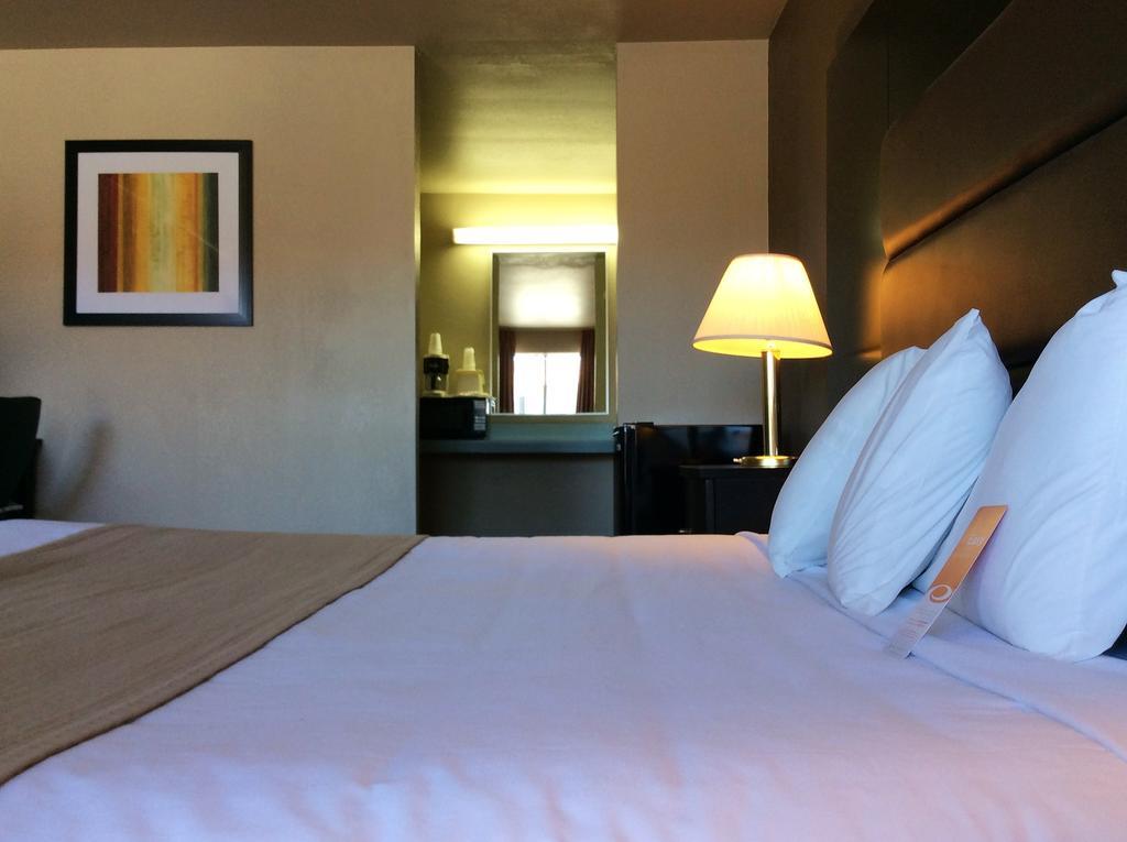 Econo Lodge Beaver Luaran gambar