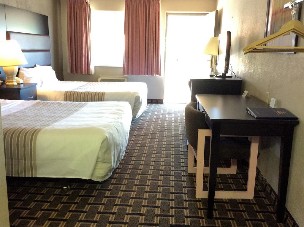 Econo Lodge Beaver Luaran gambar