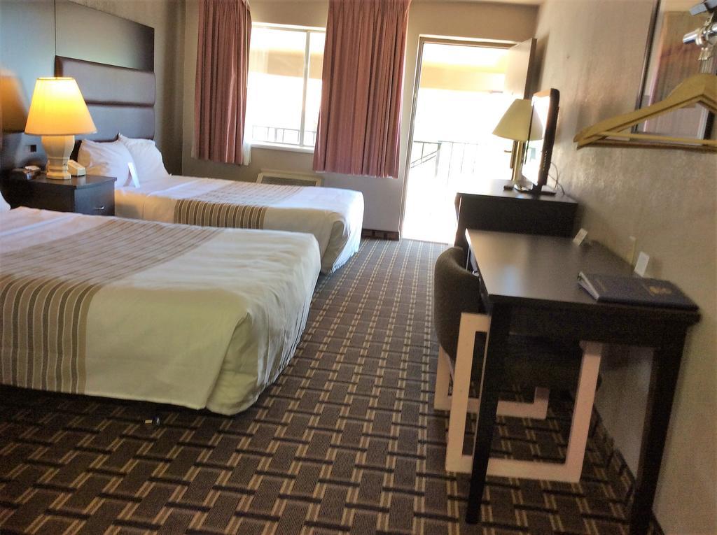 Econo Lodge Beaver Luaran gambar
