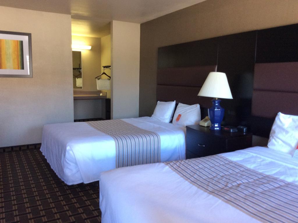 Econo Lodge Beaver Luaran gambar