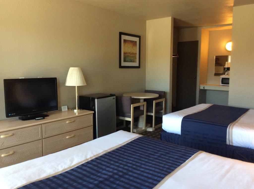 Econo Lodge Beaver Luaran gambar
